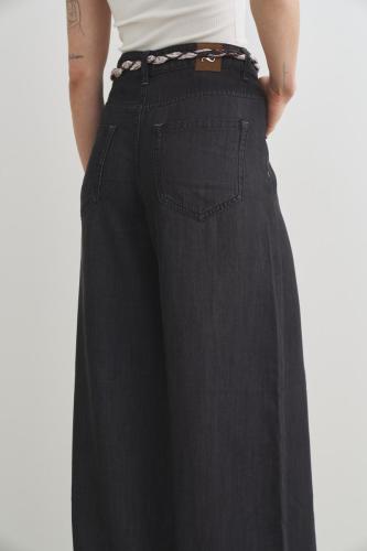 Wide Tiro Medio Tencel Rígido Negro 