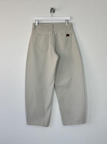 Pantalón Barrel Tiro Medio Gabardina Rígida
